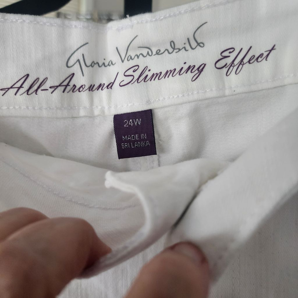 Gloria Vanderbilt White Skimmer Shorts Size 24W, New.with Tags - Picture 4 of 6